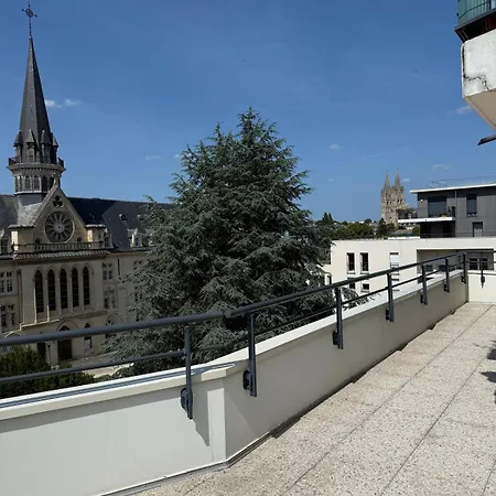 Renovated With 50 M2 Terrace Apartmán Caen