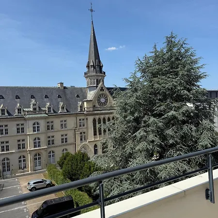 Apartmán Renovated With 50 M2 Terrace *